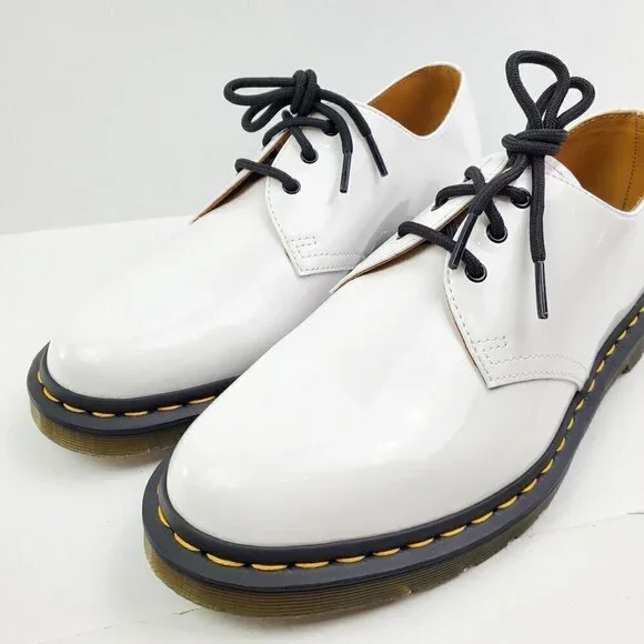 Dr. Doc Martens Lamper White Patent Leather Shoes 26754 Low Top Women's 11 NWOT - Picture 2 of 12
